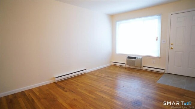 Building Photo - 37 Ferris Ave Unit 2