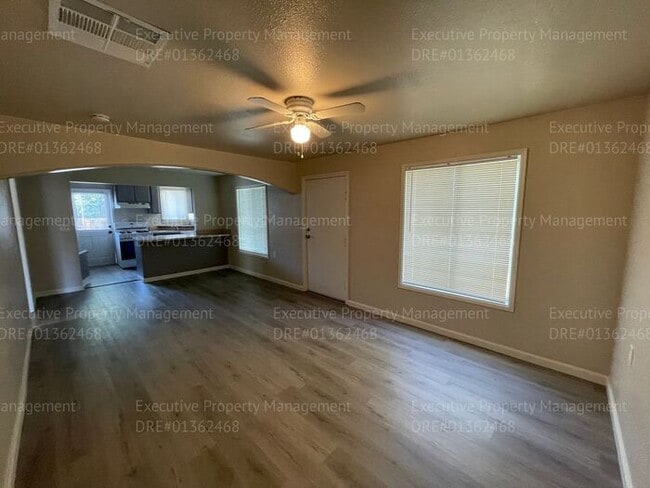 Photo - 3 bedroom/ 1 bathroom house located near Airport Dr/ Norris Rd