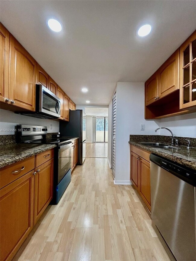 Building Photo - 7451 NW 16th St Unit 304