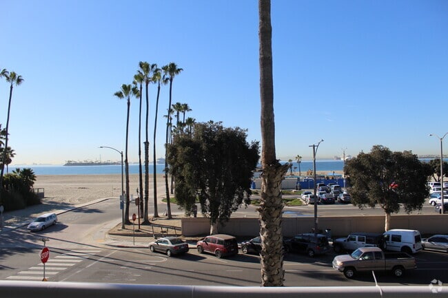 Building Photo - 5039 E Ocean Blvd Unit 9 Rental