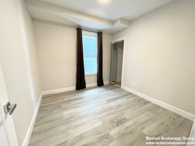 23 Newport St Unit 2