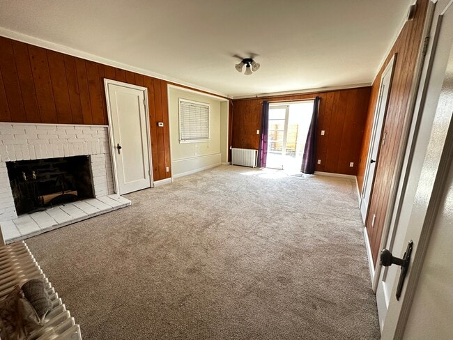 8223 S 123rd St Unit Lower unit