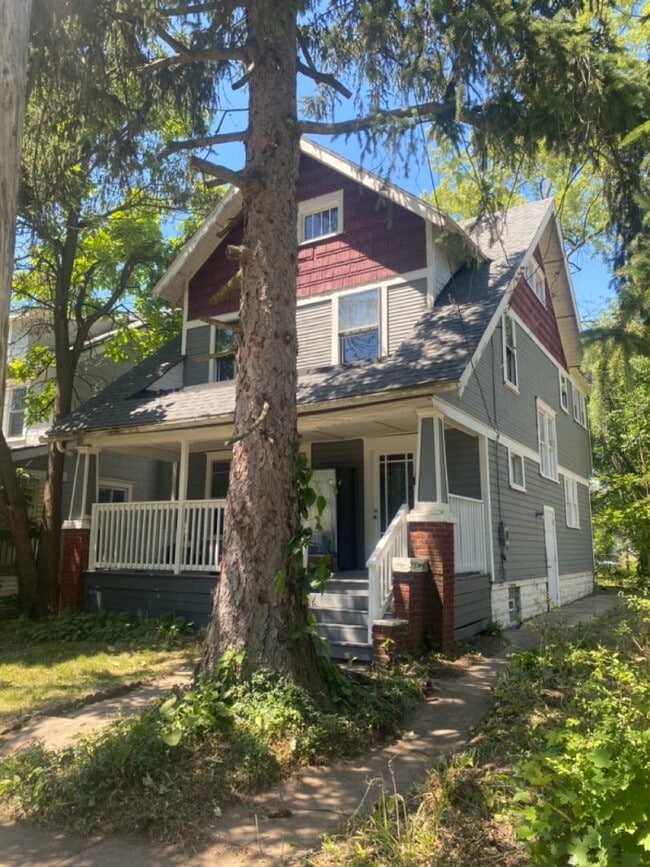 Building Photo - 937 Lawton St Rental