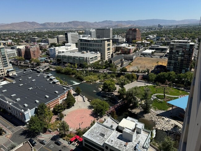 Building Photo - Arlington Towers Studio for Rent! Unit 22C Rental