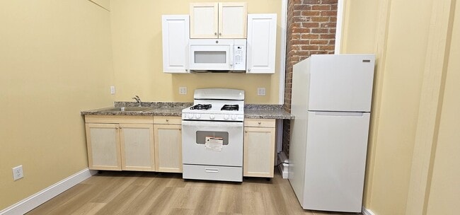 Photo - 141-141 N Champlain St Unidad 139 N Champlain St Apt #2