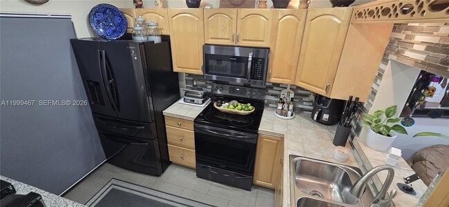 Building Photo - 1871 NW 94th Ave Unit 112B