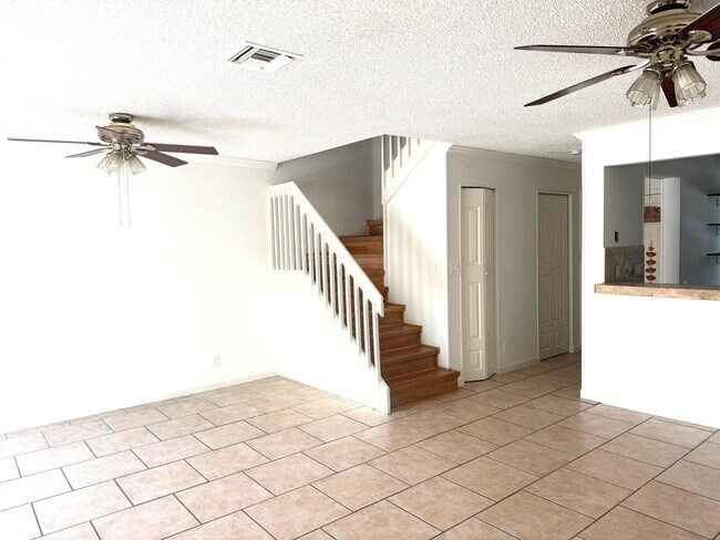 Photo - 795 Crystal Lake Dr