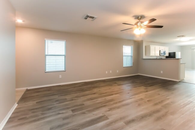 Photo - 14435 Acuna Ln