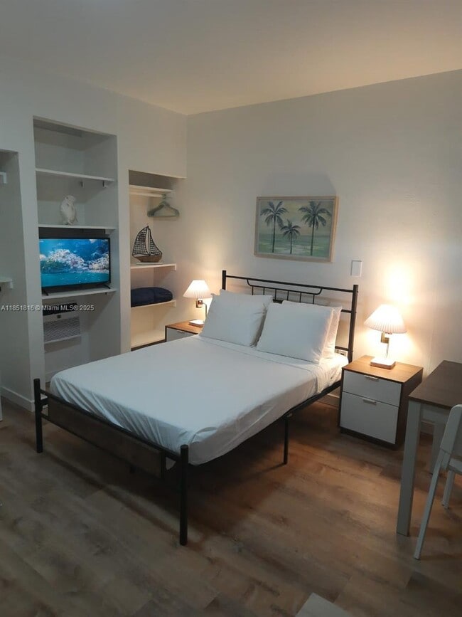 Photo - 709 NE 2nd Ct Unit 2