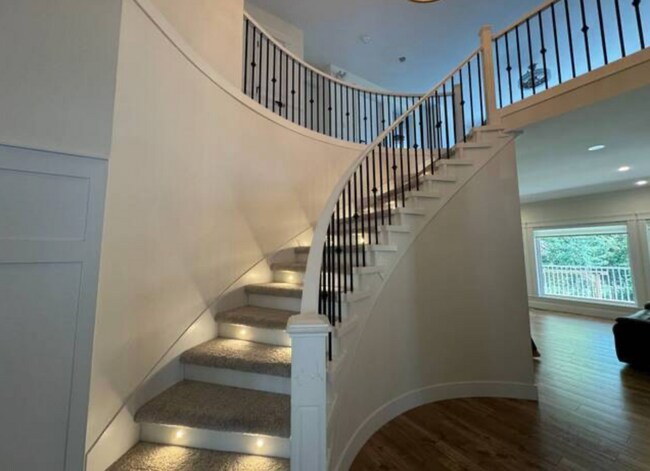 Photo - 23888 117B Av