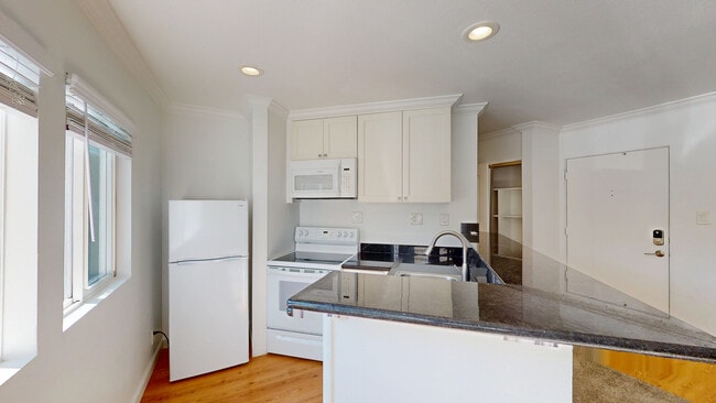 Photo - 1829 Lincoln Ave Unit 213