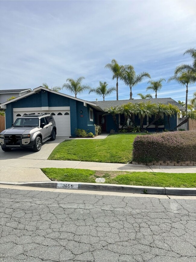 Beautiful 3 bedroom 2 ba Home in Oceanside - Beautiful 3 bedroom 2 ba Home in Oceanside