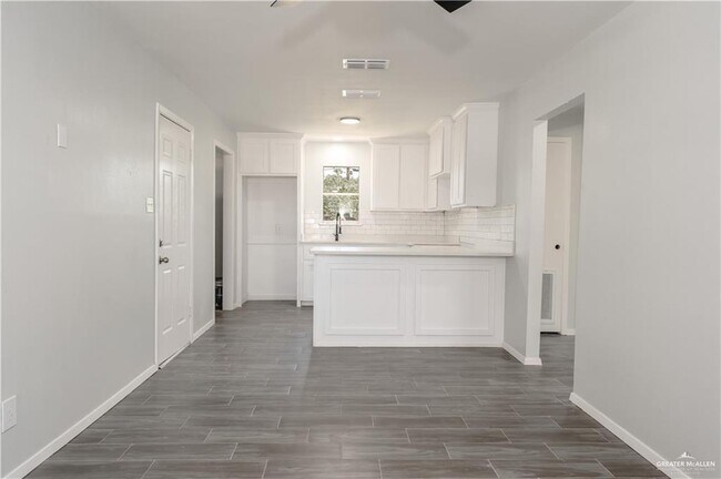 Photo - 25 Quince Ave