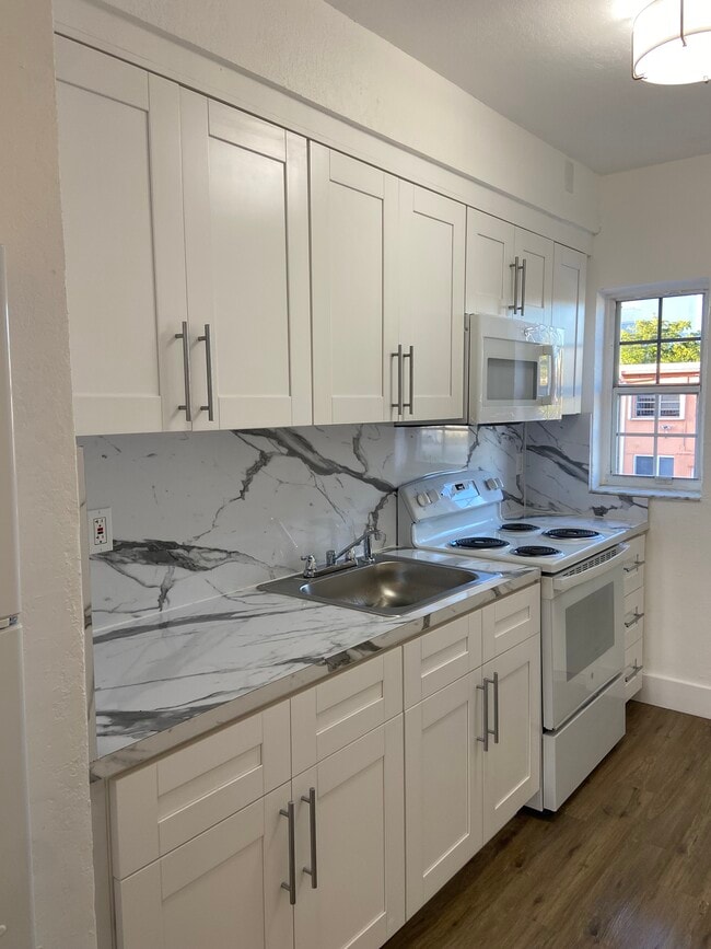 Photo - 3401 SW 9th Ter Unidad 4