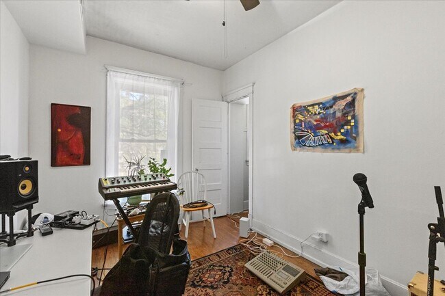 Photo - 4002 N Southport Ave Unit 2