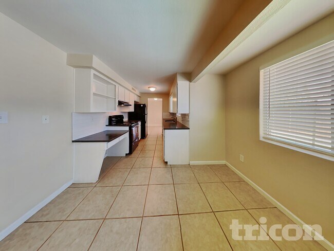 Photo - 3830 W Royal Palm Rd