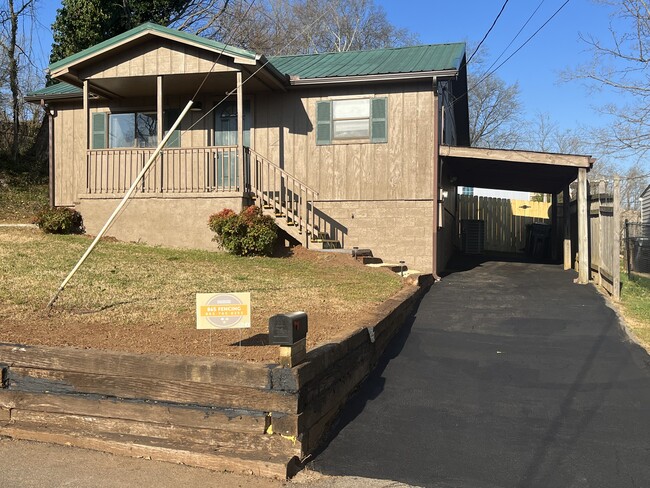 Photo - 211 Flenniken Ave