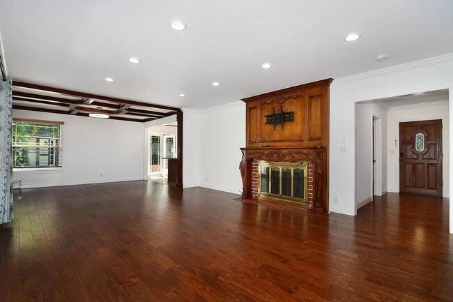 Photo - 17601 Tarzana St