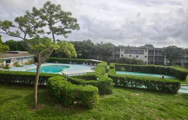 Photo - 2100 Springdale Blvd Unit 306