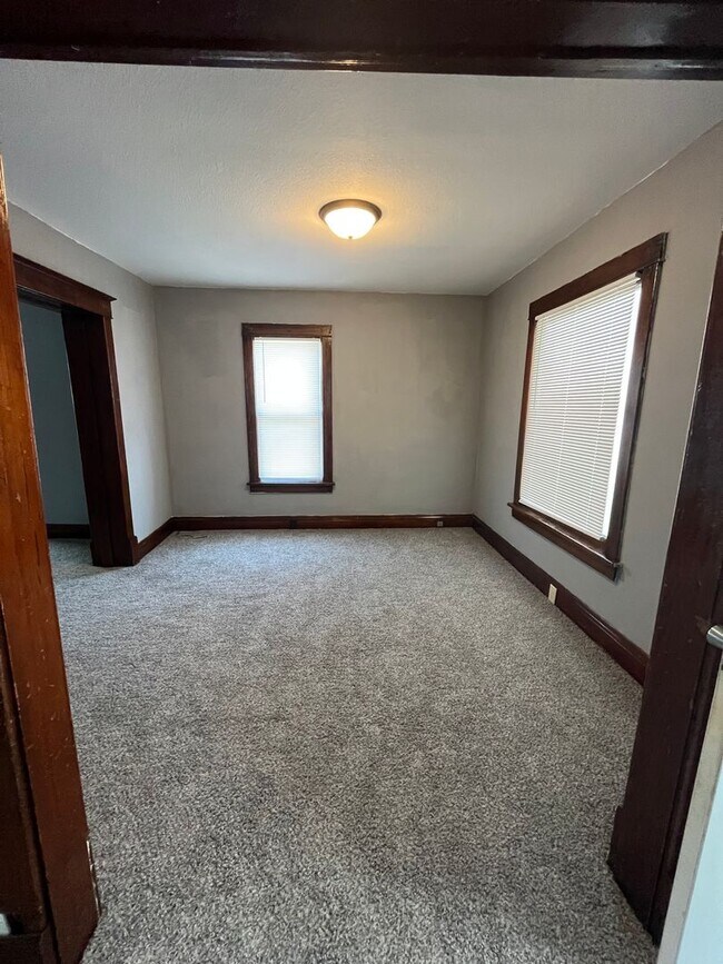 Photo - 1 1/2 story 2 Bedroom home!!