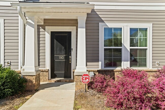 Photo - 193 Northwood St