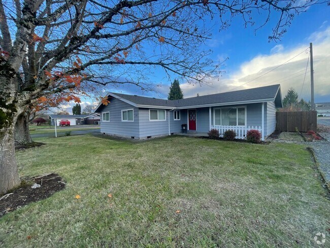 Building Photo - Newly remodeled rare four bedroom home wit...