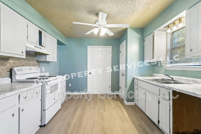 Photo - 206 Sunset Dr