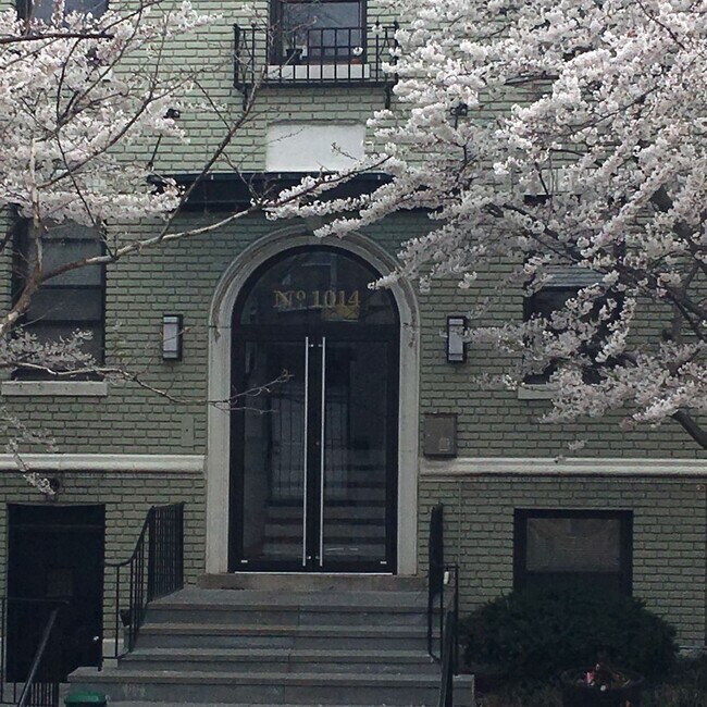 Photo - 1014 COLUMBIA RD NW