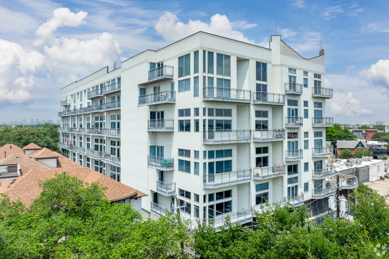 3311 Yupon St - Alternativo - Tremont Tower