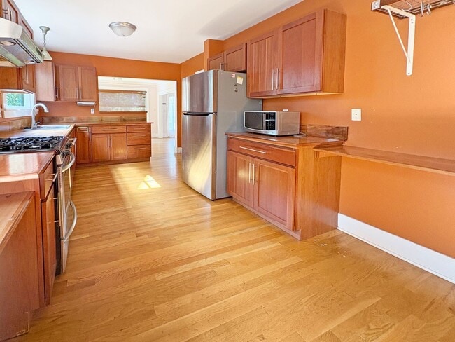 Photo - 4 bed 2 bath NE Portland home