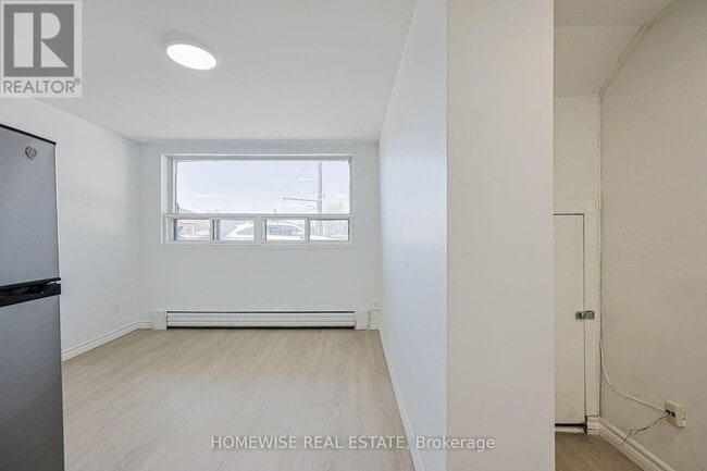 Photo - 2204 Dufferin St Unit 107