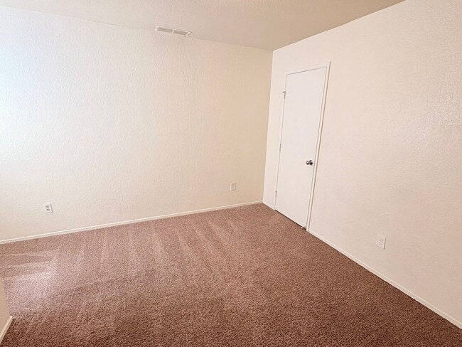 Photo - 3 bedroom Townhouse in a gated community