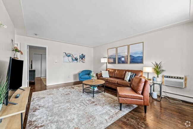 Building Photo - Gorgeous Furnished Two Bedroom in Sloans L... Rental