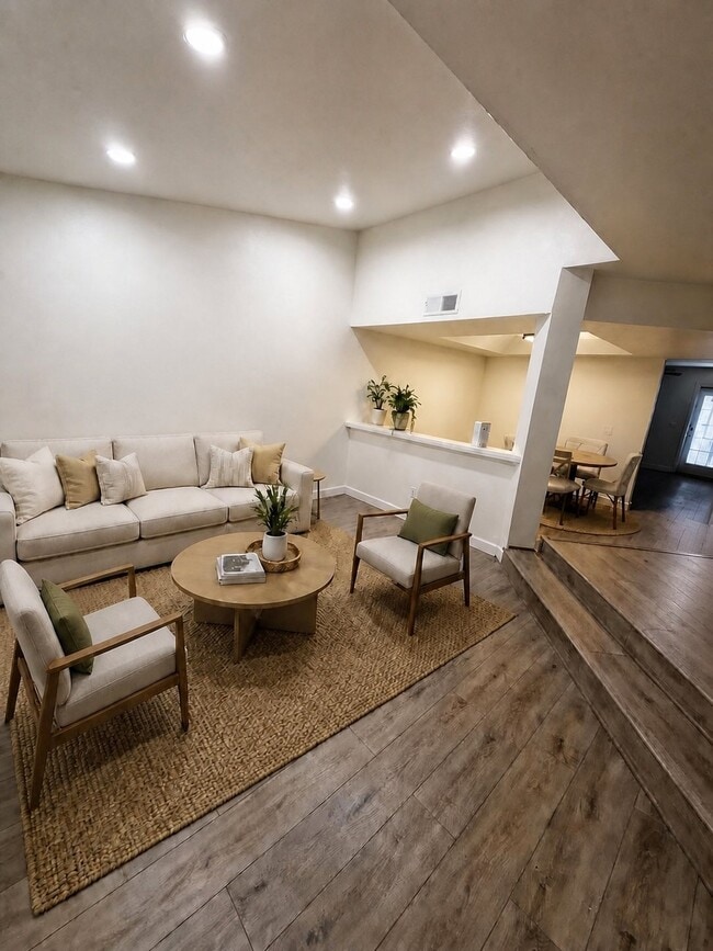 Photo - 170 E Guadalupe Rd