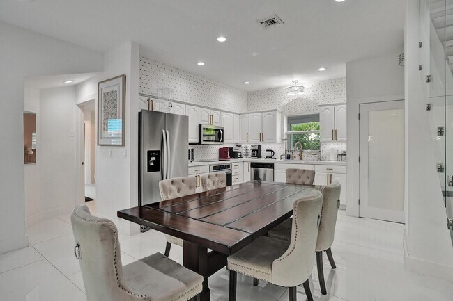 Photo - 833 SW 17th St