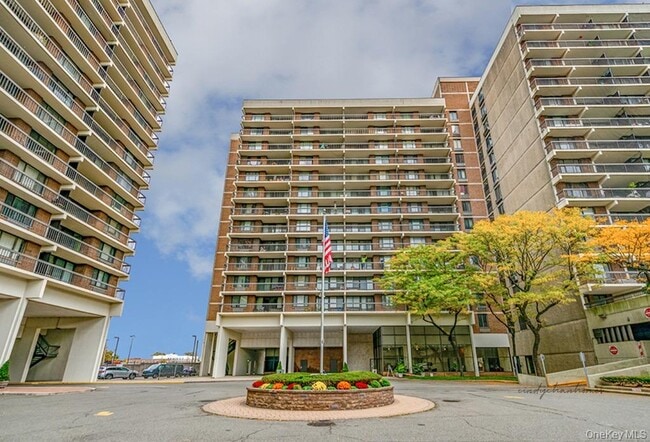 Building Photo - 152-18 Union Tpke Unit 1P Rental