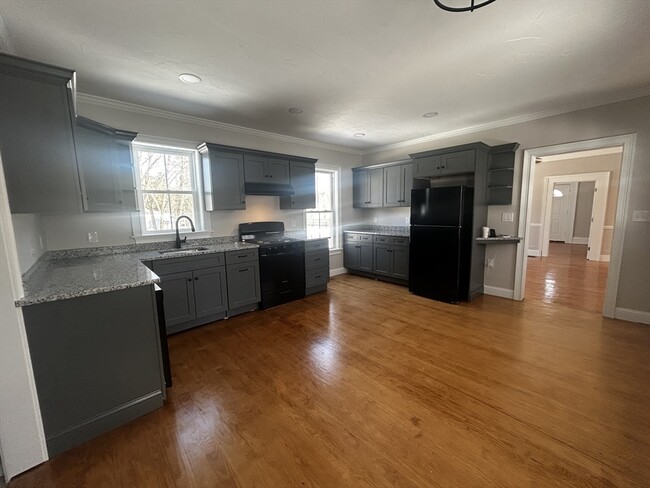 Photo - 1385 Pond St Townhome