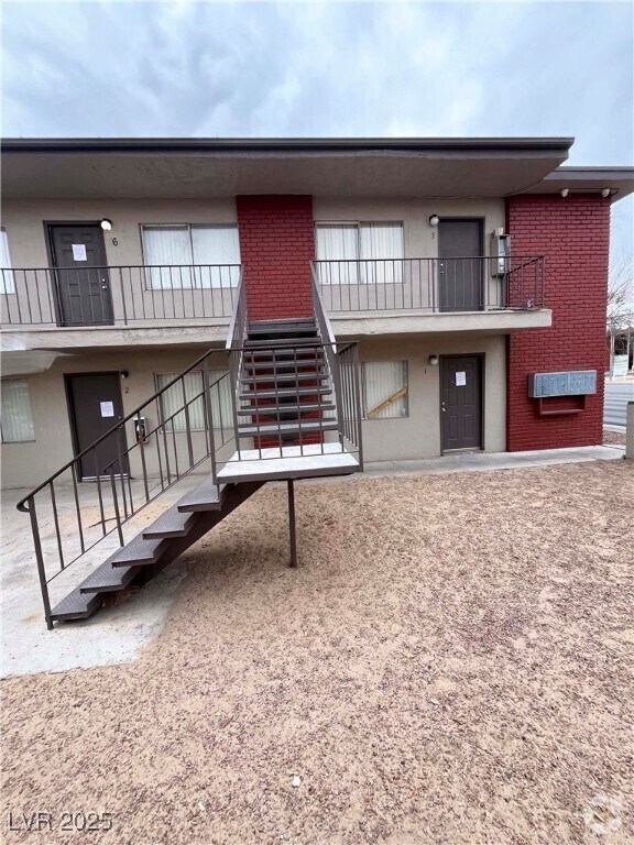 Building Photo - 1121 E Desert Inn Rd Unit 6 Rental