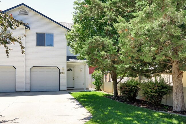Spacious 3 Bed, 2.5 Bath Home with Garage ... - Spacious 3 Bed, 2.5 Bath Home with Garage ...
