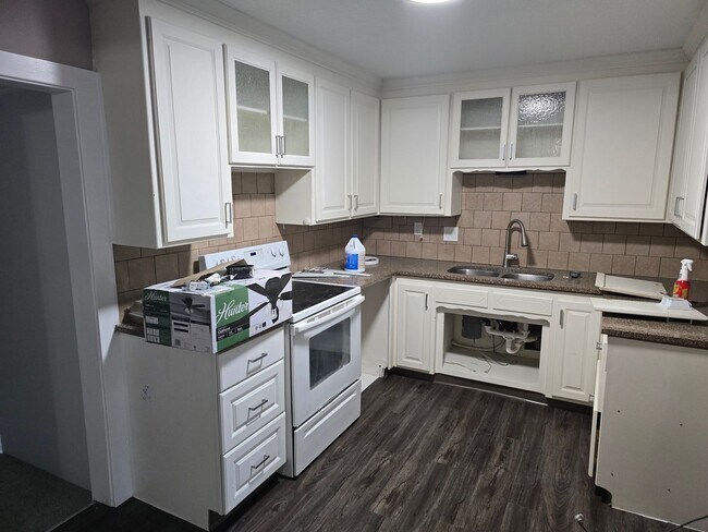 Photo - 2005 Maple Ln