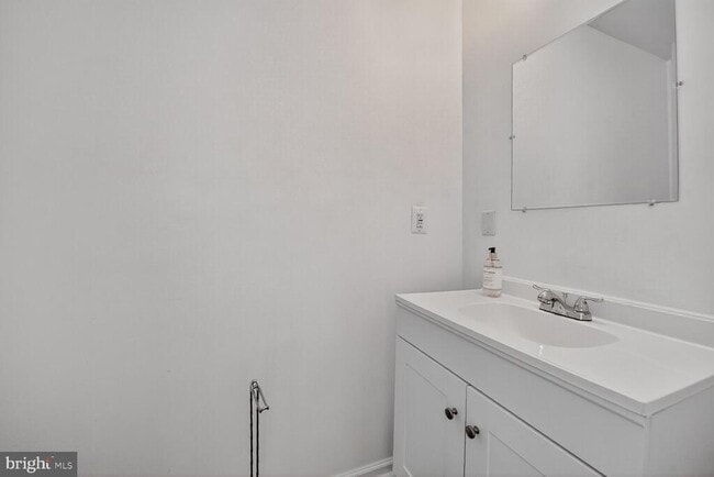 Photo - 1515 Shields Terrace NE