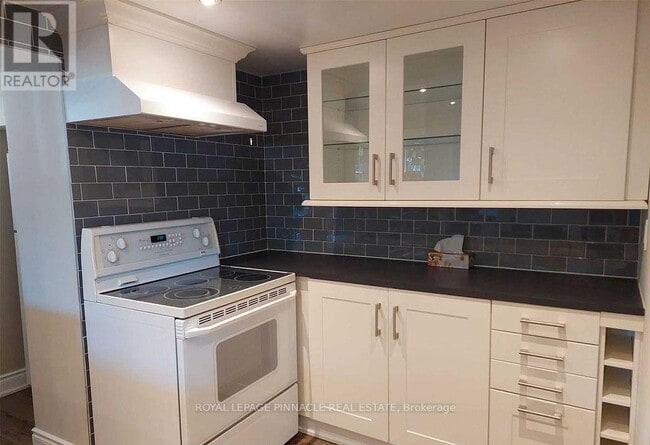Photo - 2587 Burslem Rd