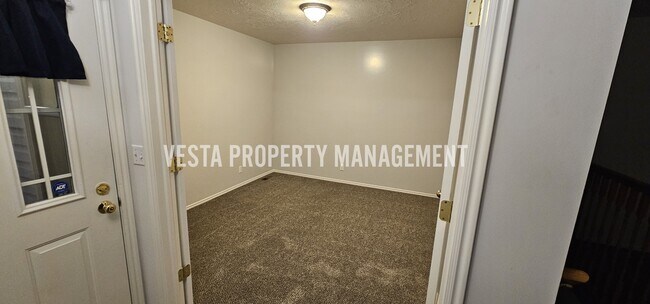 Photo - 981 Hudson St