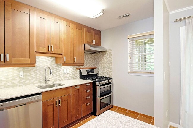Photo - Beautifully Updated & Move-in Ready Hessian Hills Condo Unit 3