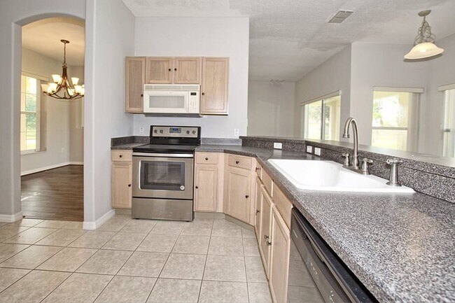 Photo - Spacious Home in Isles of Bellalago
