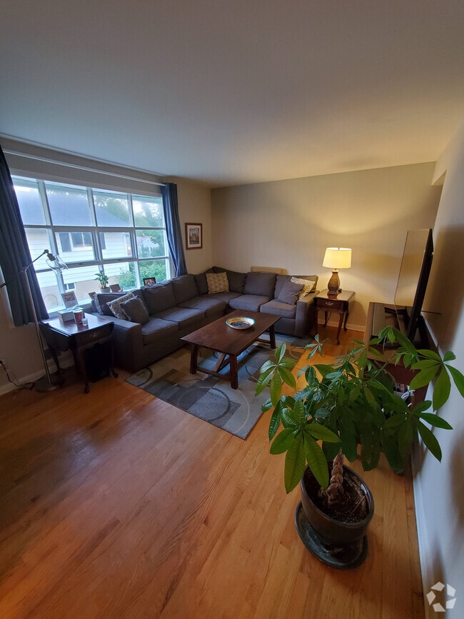 Building Photo - 2809 Erie Ave Rental