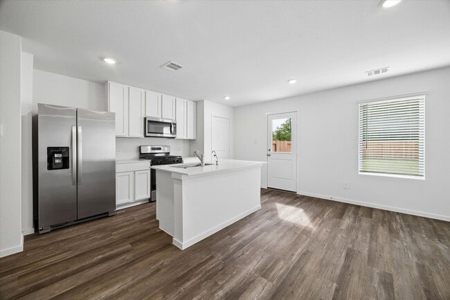 Building Photo - 14333 Tawny St