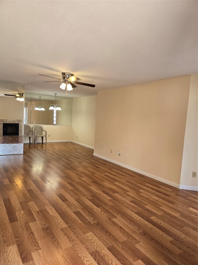 Photo - 9797 Leawood Blvd Unit 1420