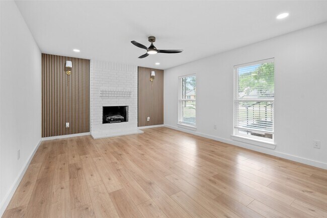 Building Photo - 8707 Wind Side Dr