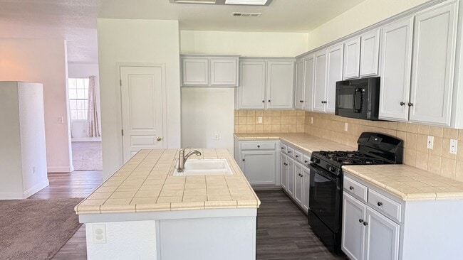 Photo - 3 Bedroom, 2 Bathroom Home with Pool locat...